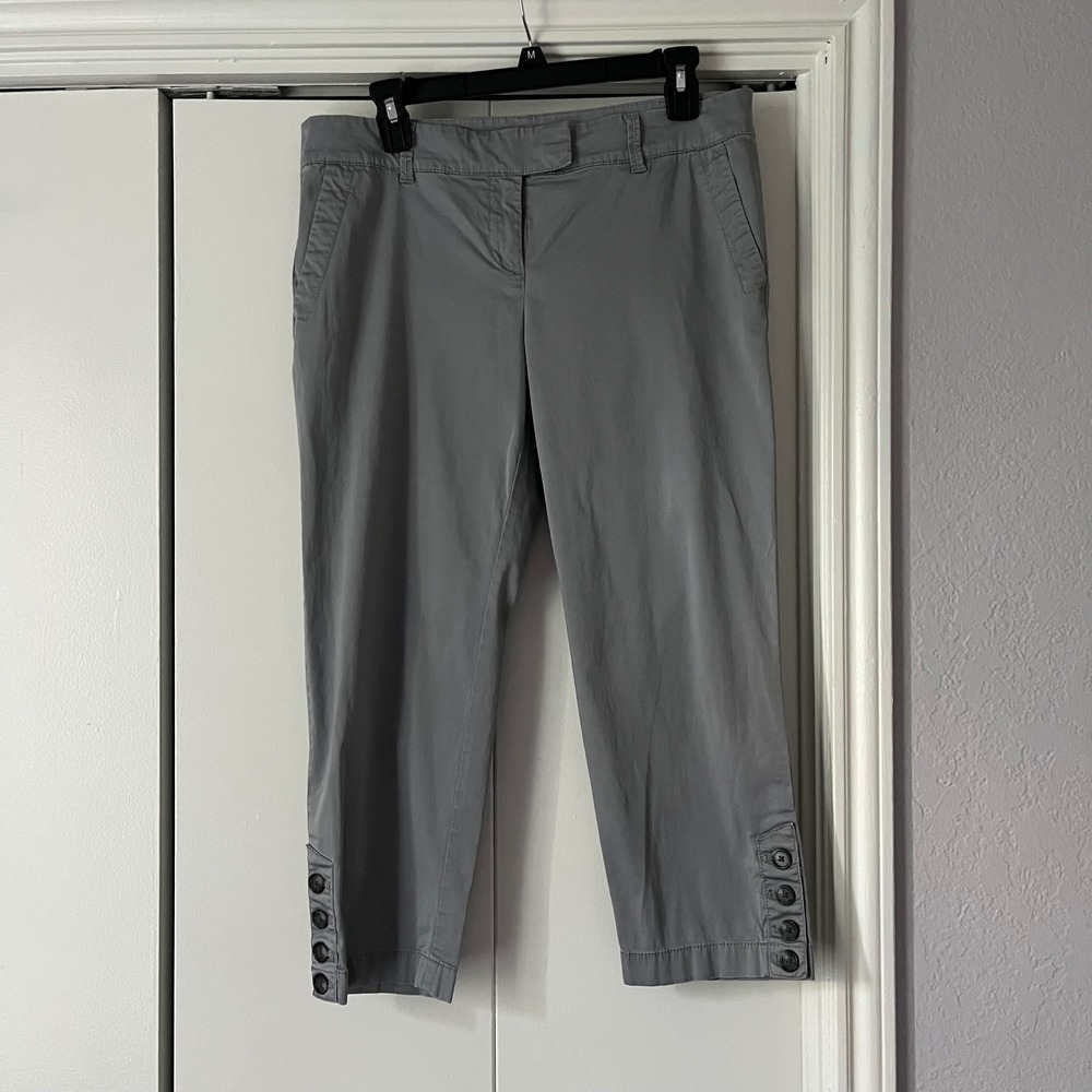 Ann Taylor Petite Gray Capri‎ Pants Button Accent Cropped Size 8P